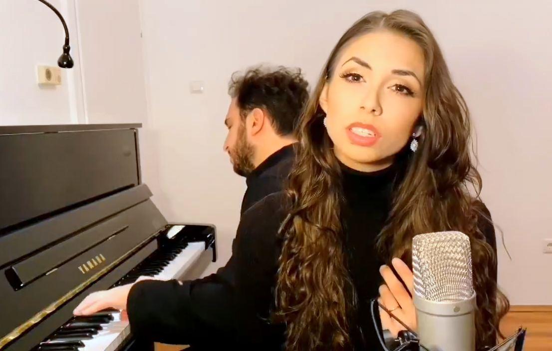 Austrian singer performs Azerbaijani folk song