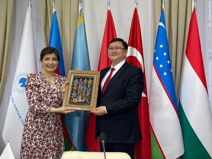 Kyrgyz minister visits International Turkic Culture and Heritage Foundation