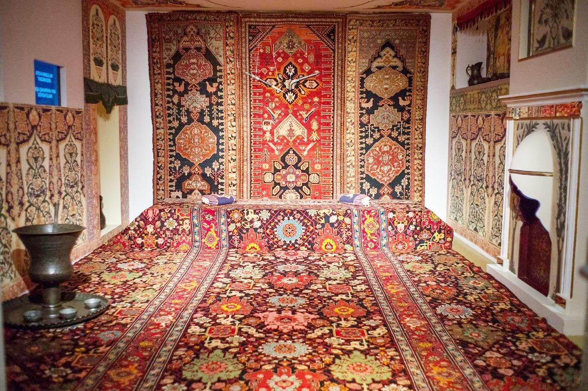 Karabakh carpets highlighted at int'l conference